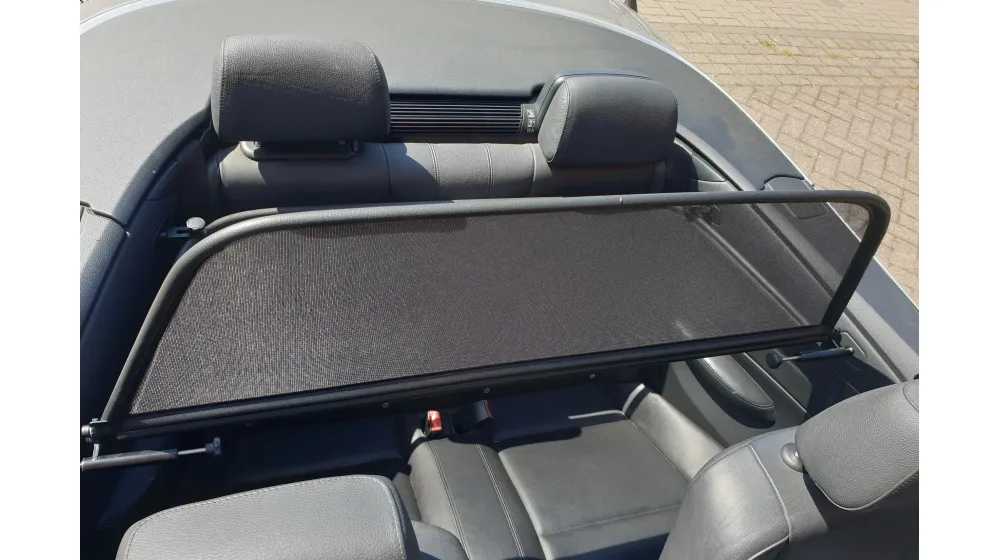 BMW　120i  E88　ウィンドディフレクター BMW 120i E88 ウィンドディフレクター WIND DEFLECTOR BMW 1